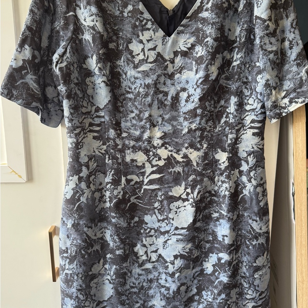 Beautiful Brooks Brothers size 12 dress.